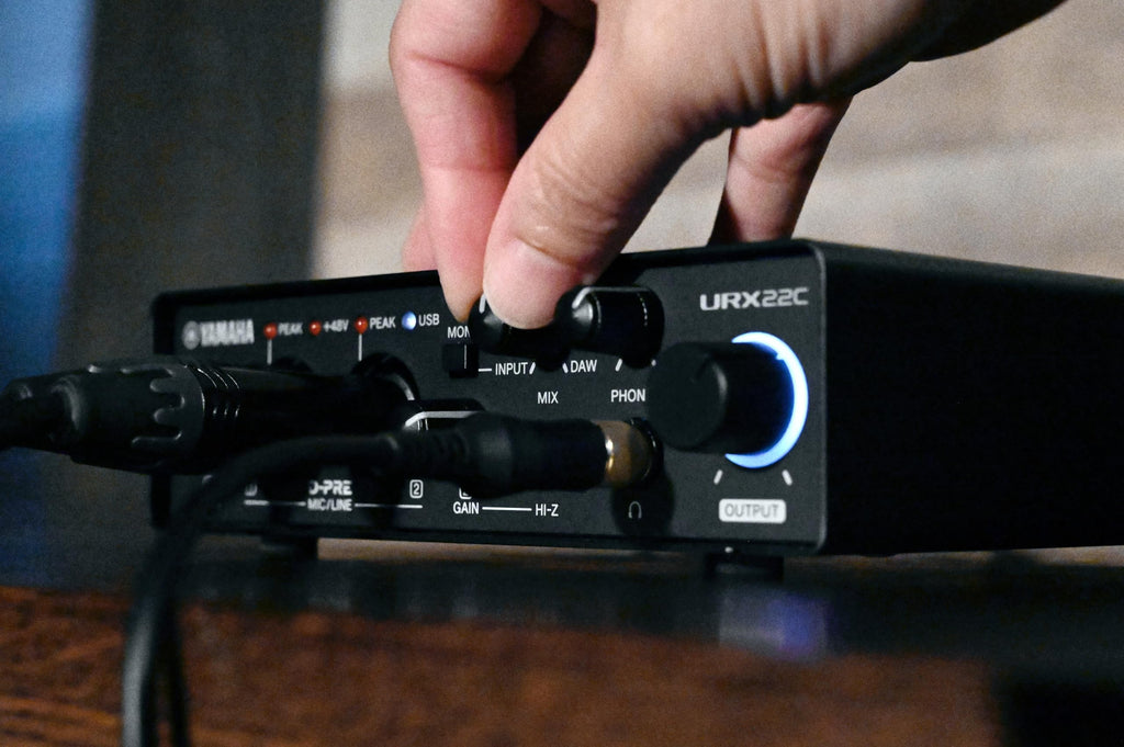 2-in/2-out USB-C Audio/MIDI Interface with 32-bit/192kHz Support, Black R3549