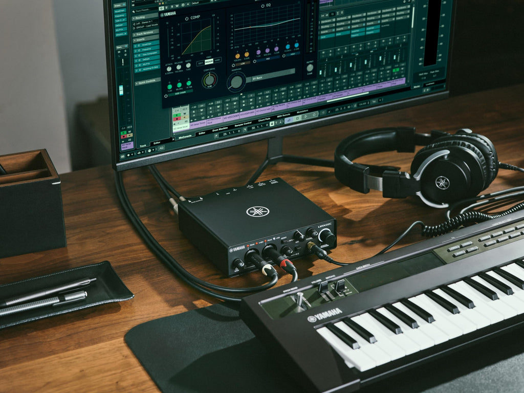 2-in/2-out USB-C Audio/MIDI Interface with 32-bit/192kHz Support, Black R3549